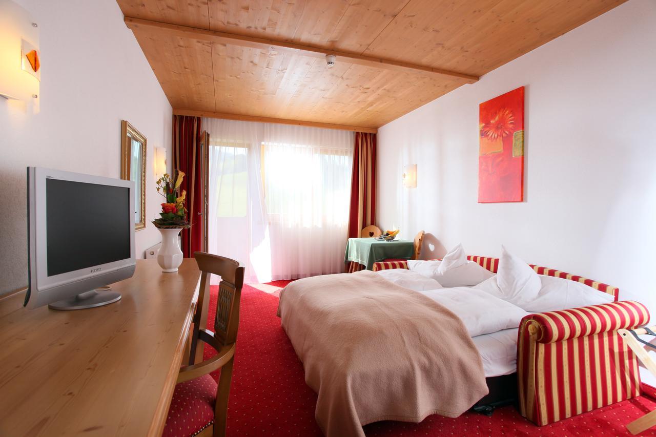 Alpenhotel Landhaus Kuechl Kirchberg in Tirol Exterior photo