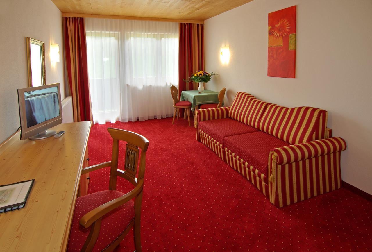 Alpenhotel Landhaus Kuechl Kirchberg in Tirol Exterior photo